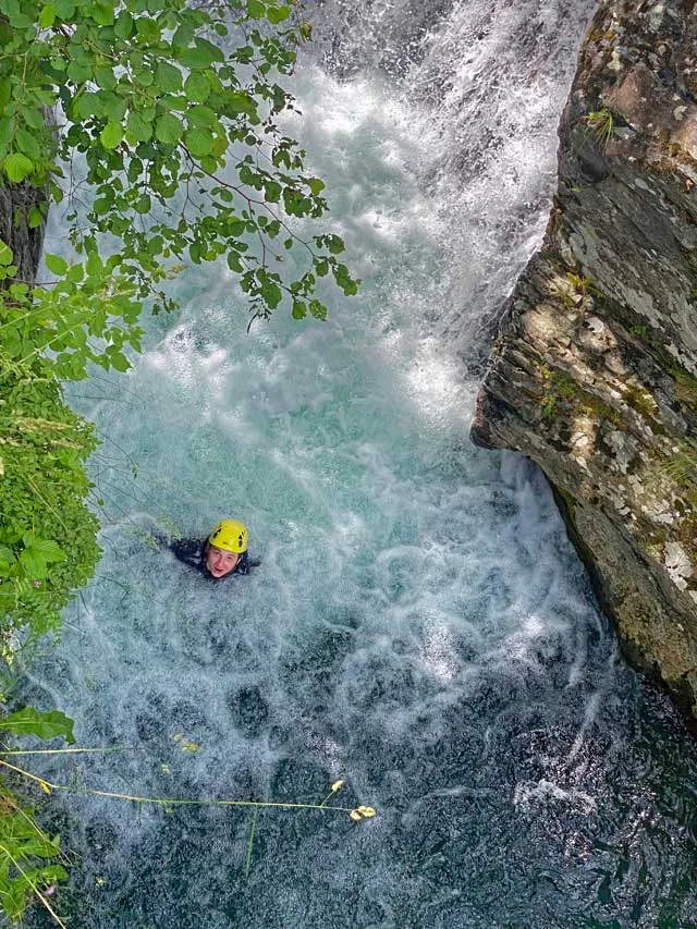 Progression aquatique dans le canyon de Marc (Ariège).
