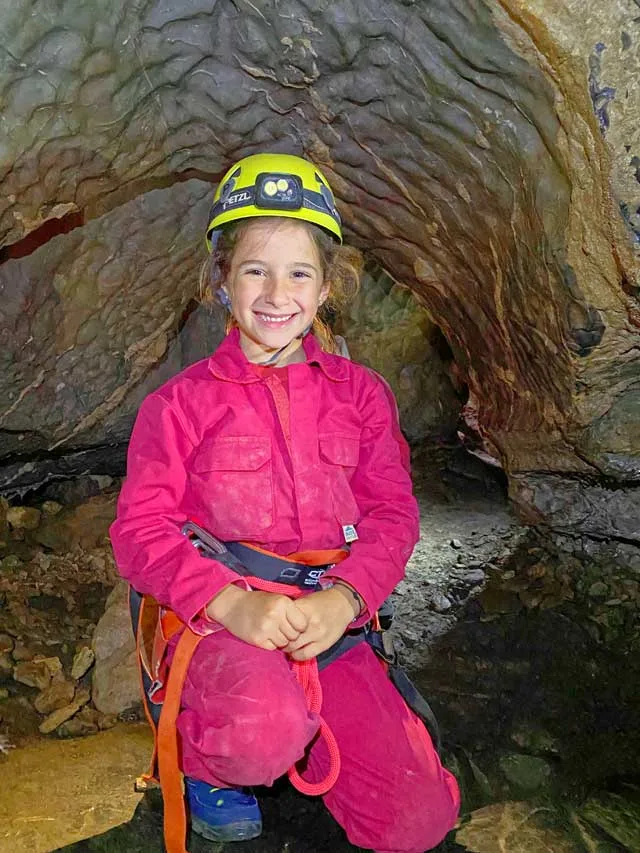 Grotte de Siech (Ariège) - Progression dans la rivière.