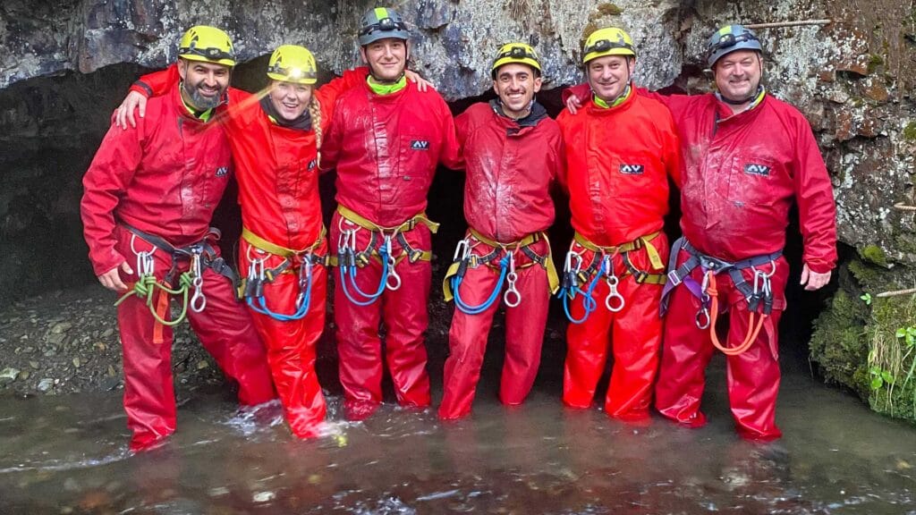 Traversée souterraine de la grotte de Vicdessos en Ariège.
