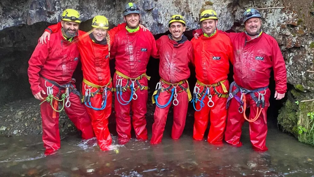 Traversée souterraine de la grotte de Vicdessos en Ariège.